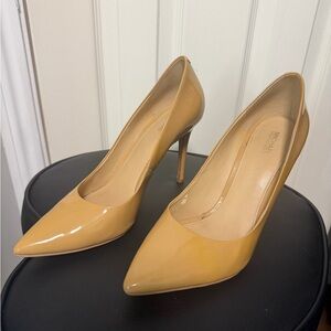 Michael Kors Beige Patent Heels